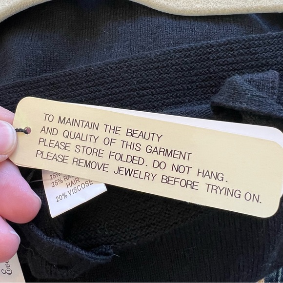 Avalin NWT Black Rabbit Fabric Short Sleeve Belted Boat Neck Tunic Sweater Large - Picture 7 of 8